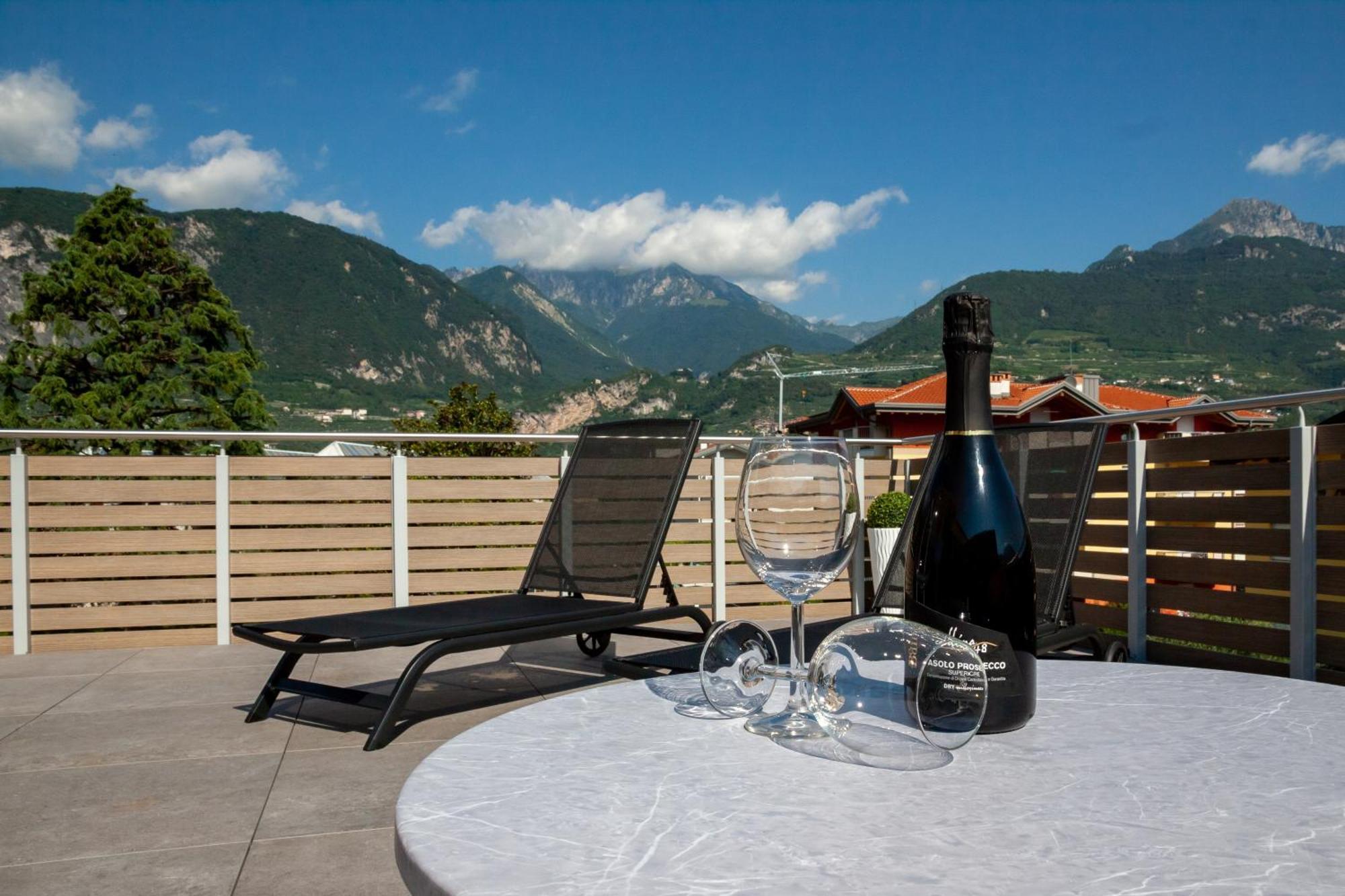 Le Terrazze Living Apartment Riva del Garda Exterior foto